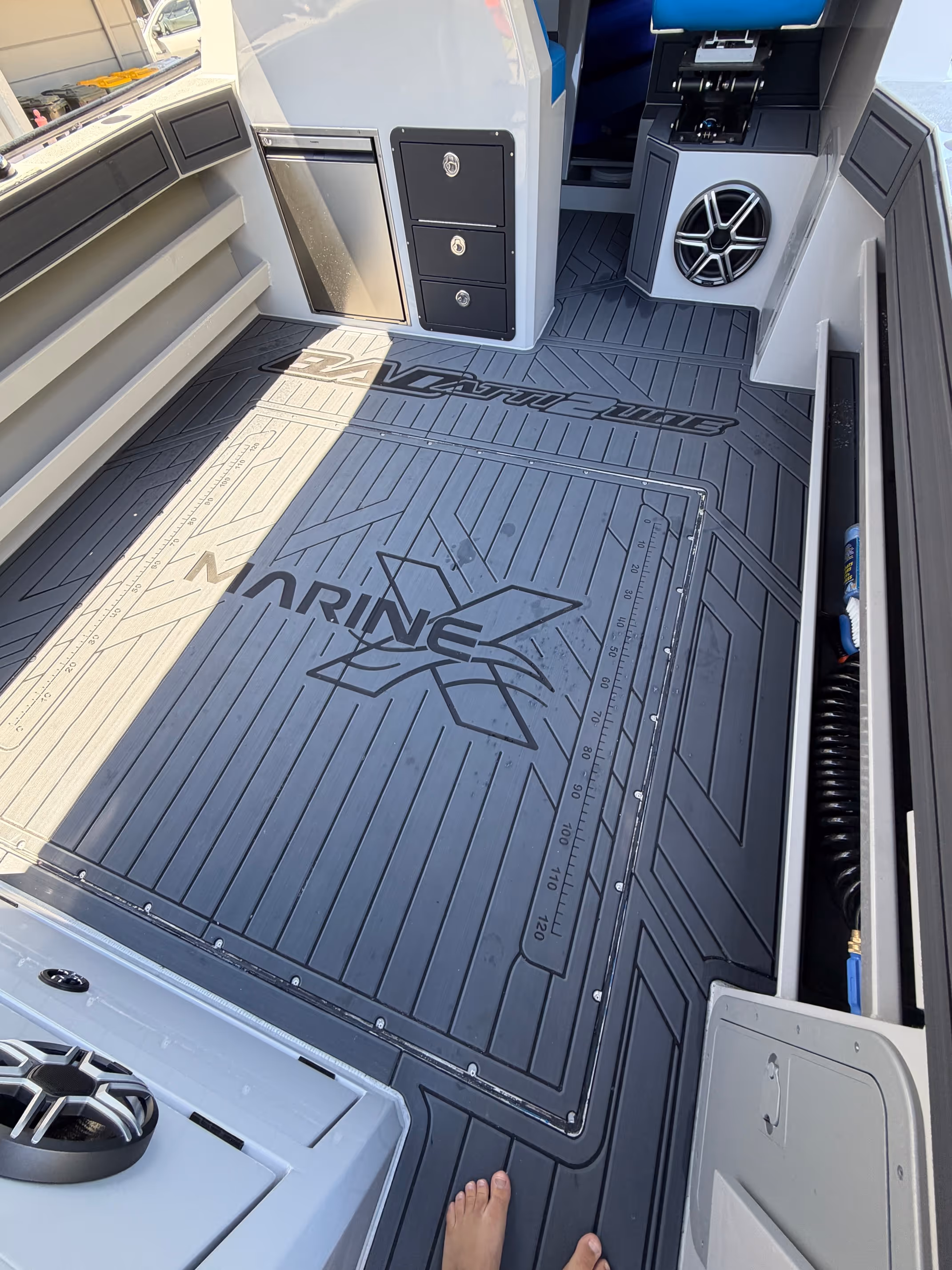 Marine X EVA flooring in Charcoal — photo 3